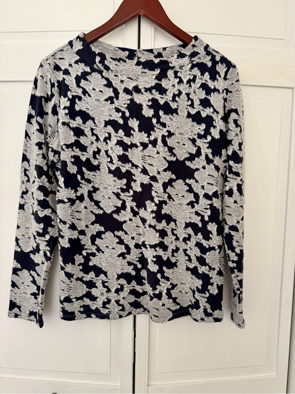 Loft Women's Navy and White Long Sleeve Textured Knit Top